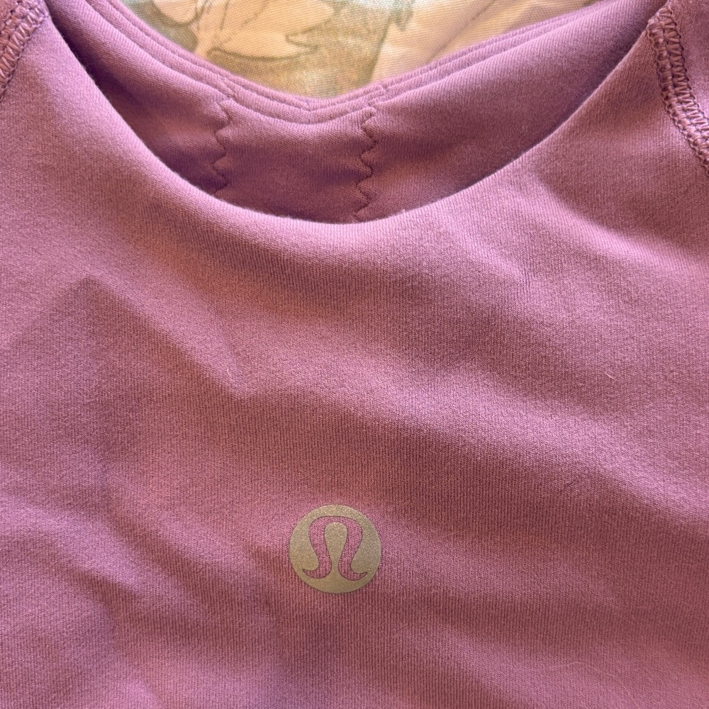 Lululemon - Picture 3 of 3
